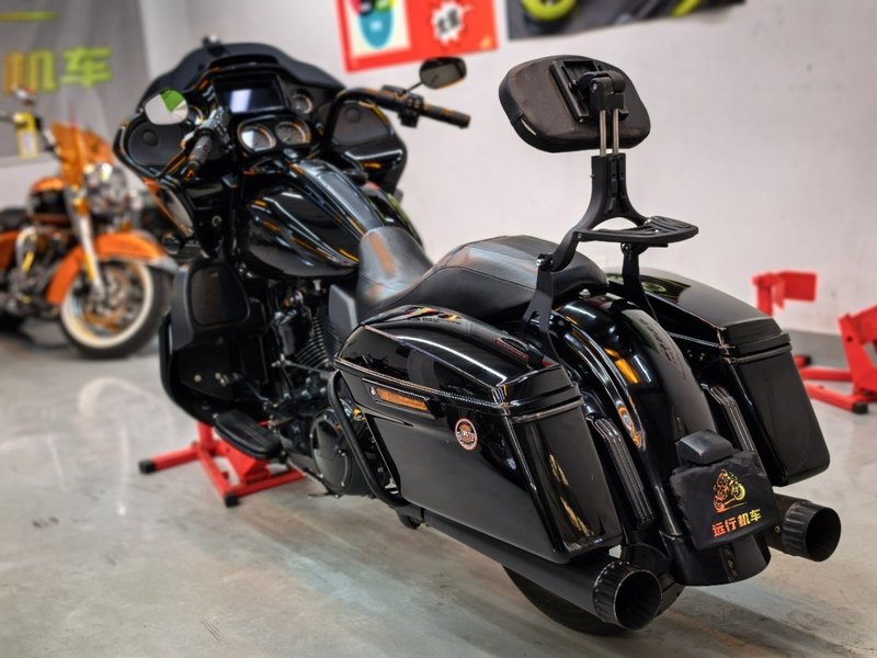 二手哈雷戴维森公路滑翔 Road Glide