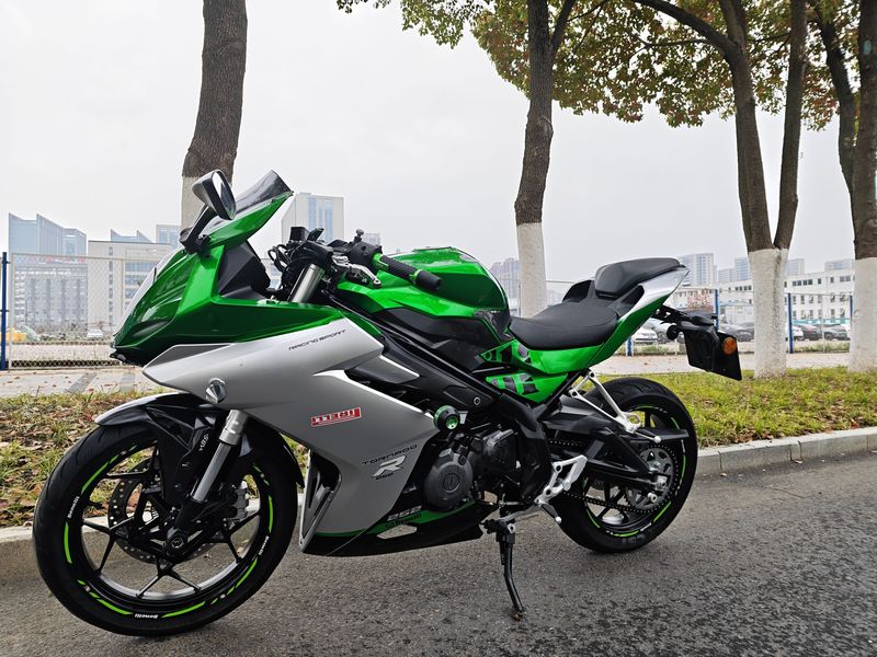二手贝纳利龙卷风 Tornado 252R