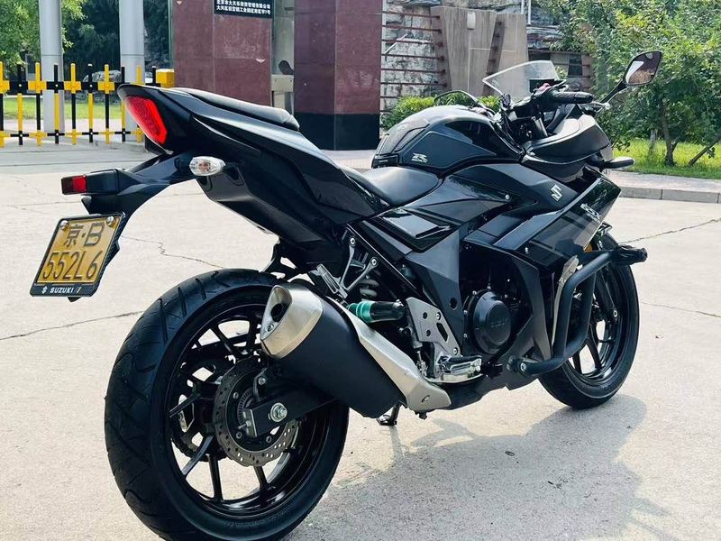 二手豪爵铃木GSX250R