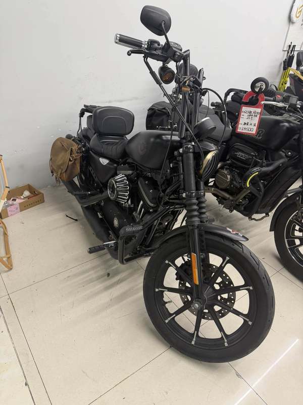 二手哈雷戴维森Iron883 硬汉