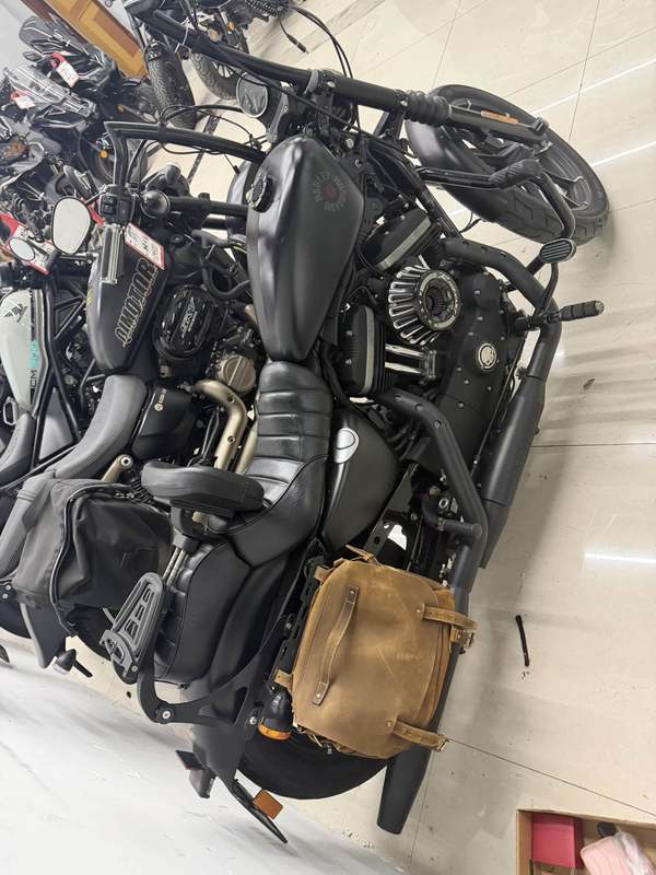 二手哈雷戴维森Iron883 硬汉
