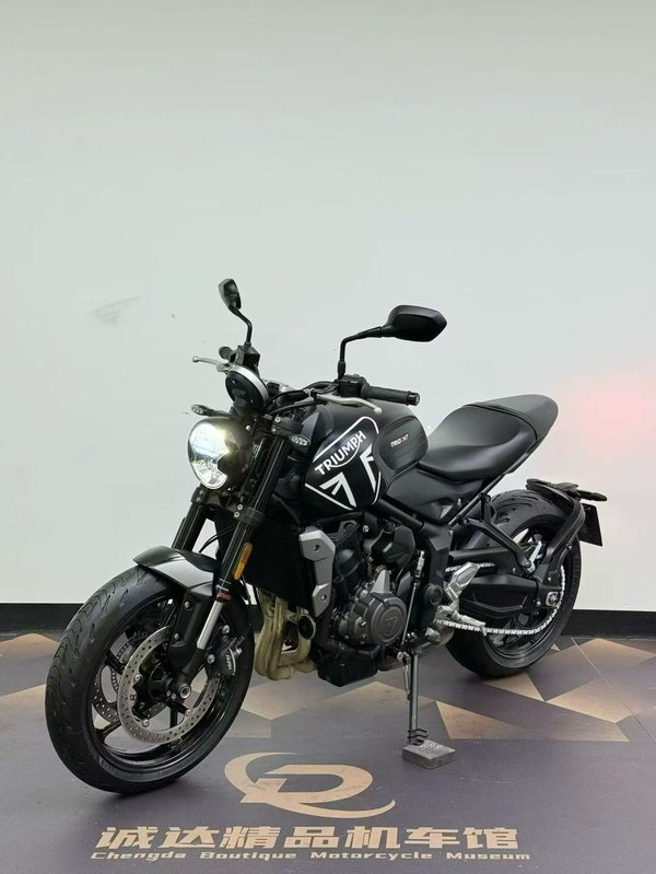 二手凯旋Trident 660