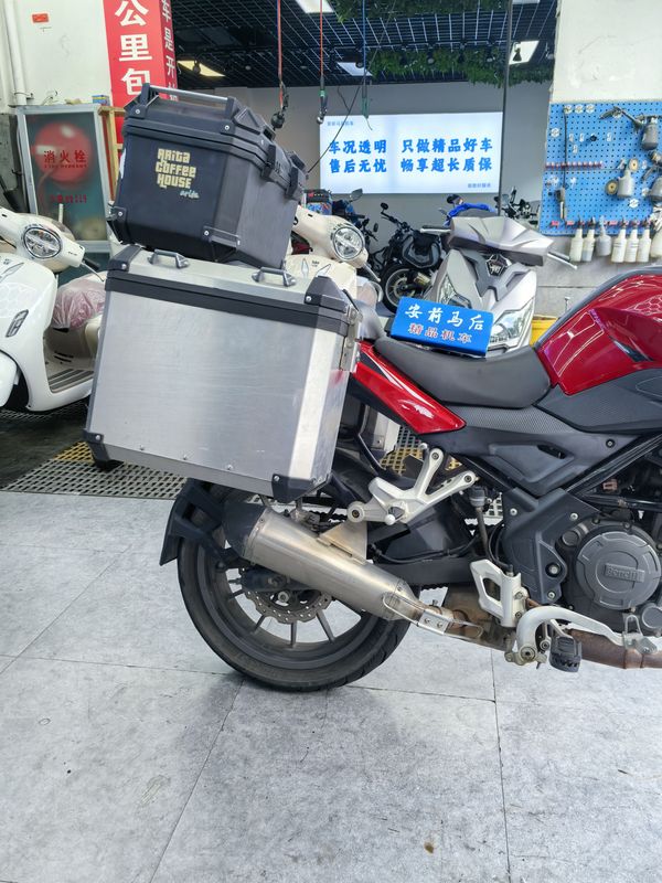 二手贝纳利金鹏 TRK251