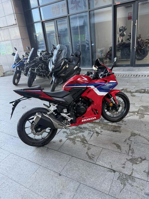 二手本田CBR400R