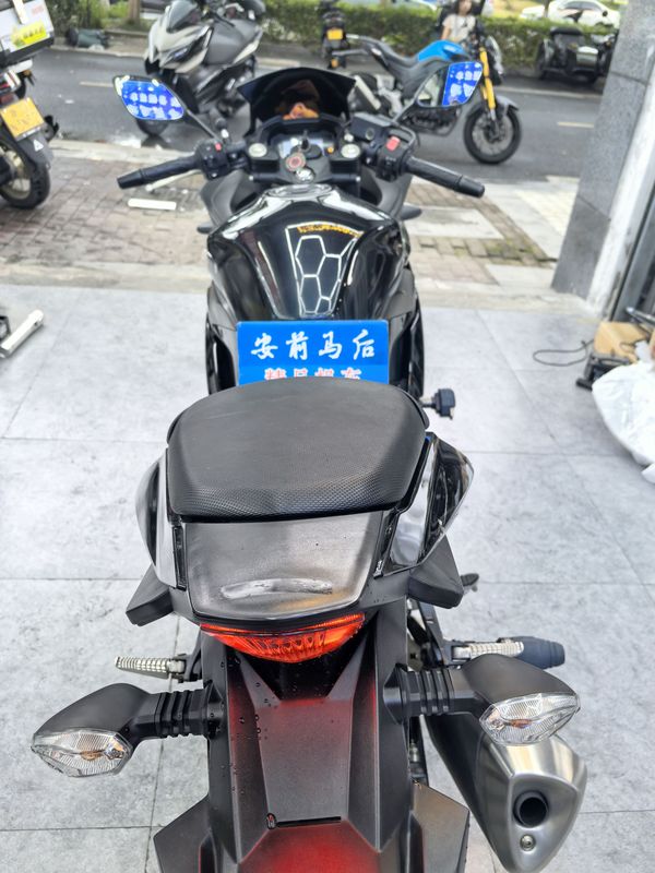 二手豪爵铃木GSX250R