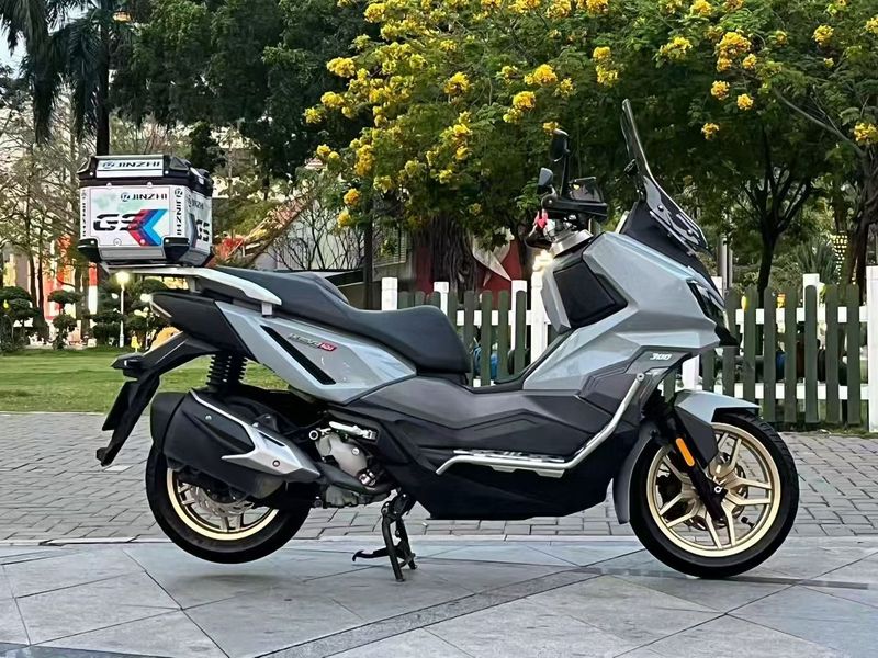 二手三阳哈士奇 Husky ADV300