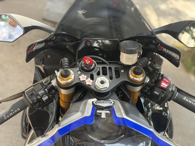 二手雅马哈YZF-R1