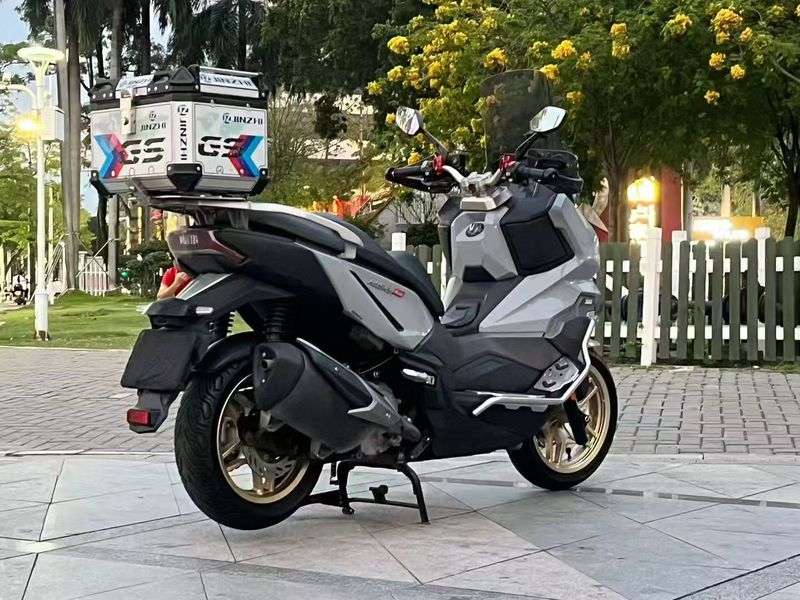 二手三阳哈士奇 Husky ADV300