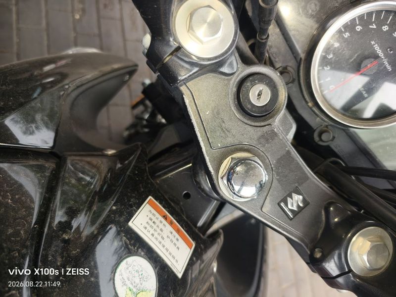 二手豪爵铃木骊驰 GW250
