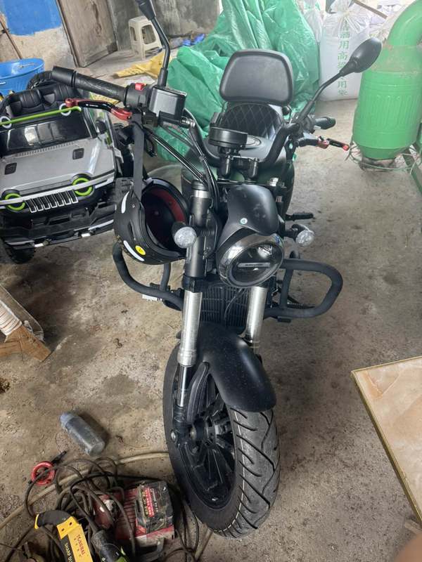 二手QJMOTOR闪300