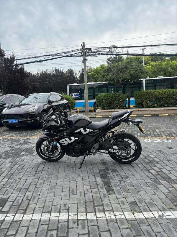 二手豪爵铃木GSX250R