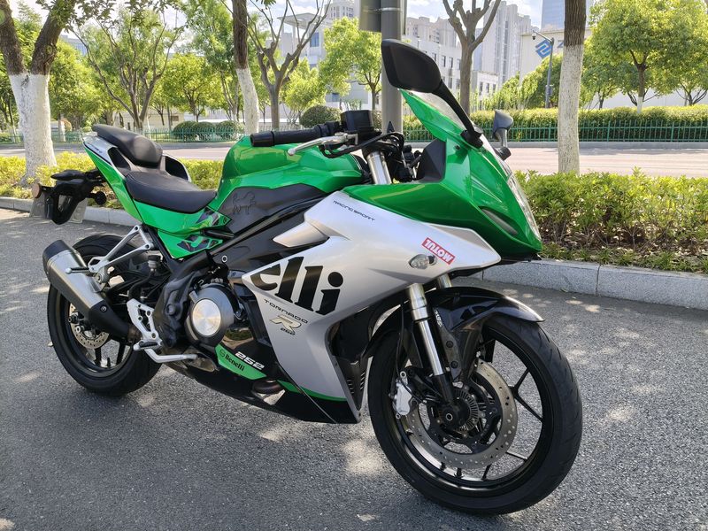 二手贝纳利龙卷风 Tornado 252R