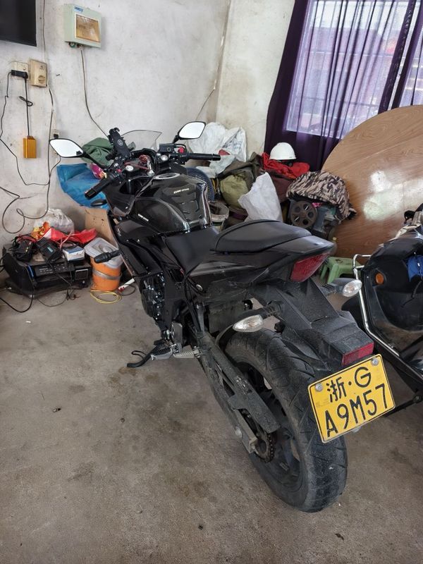 二手豪爵铃木GSX250R