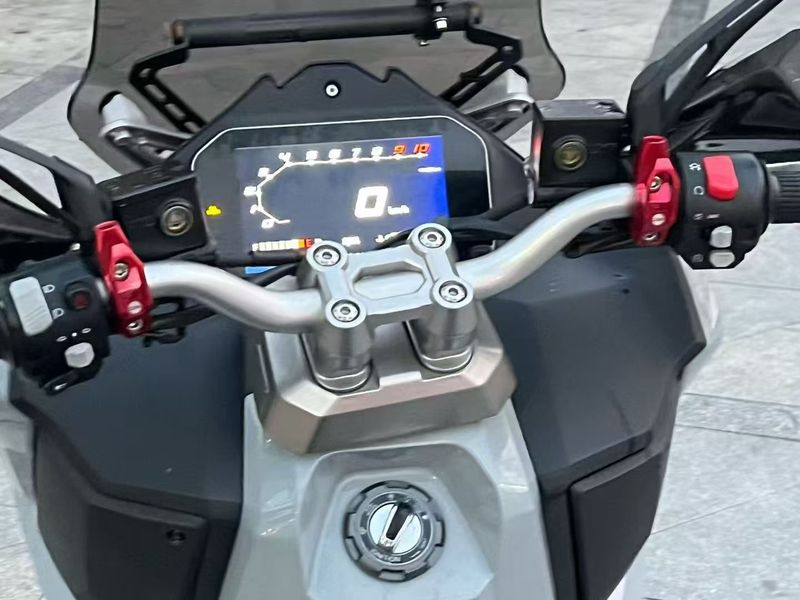 二手三阳哈士奇 Husky ADV300
