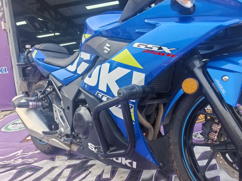 二手豪爵铃木GSX250R