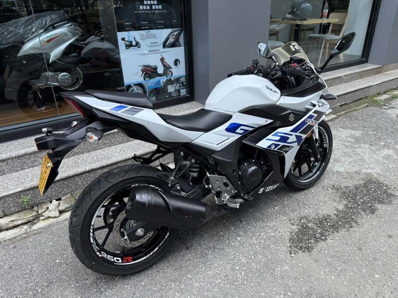 二手豪爵铃木GSX250R