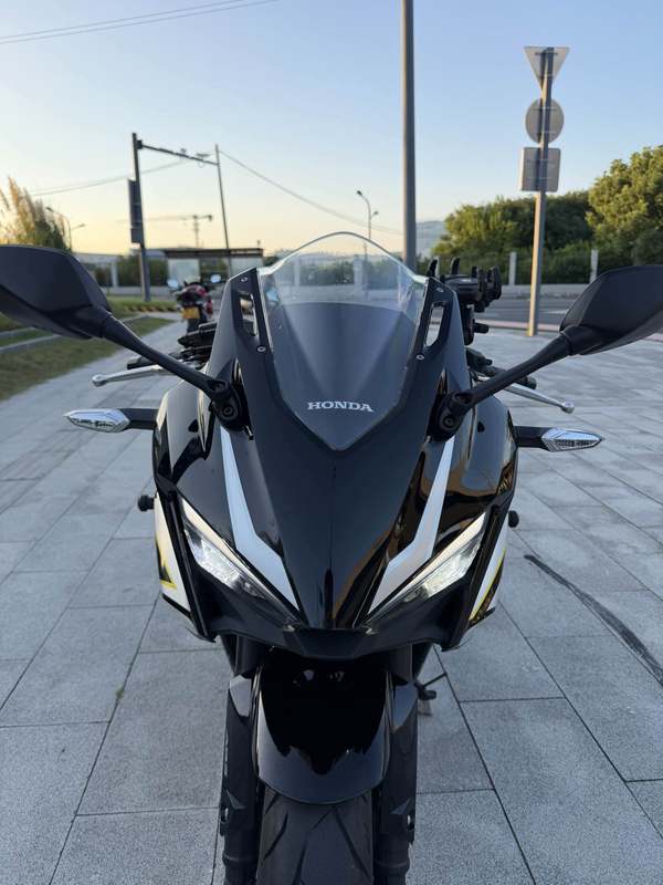 二手本田CBR400R