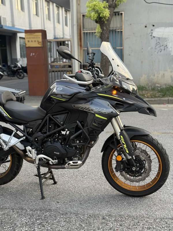 二手贝纳利金鹏 TRK502