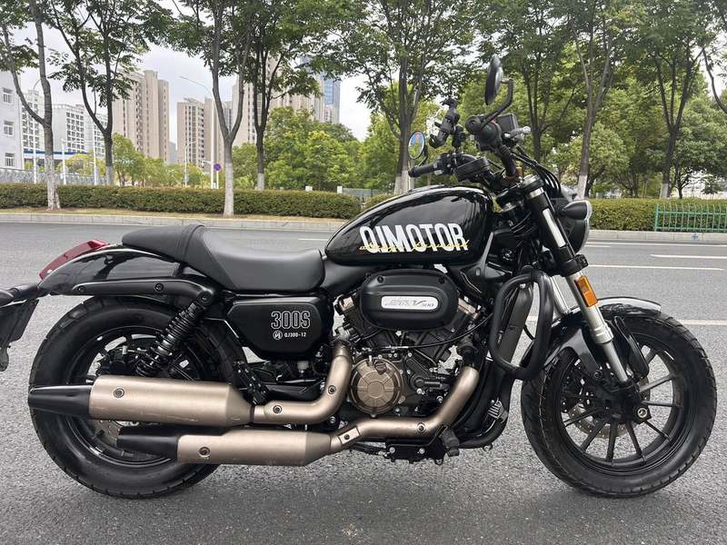 二手QJMOTOR闪300
