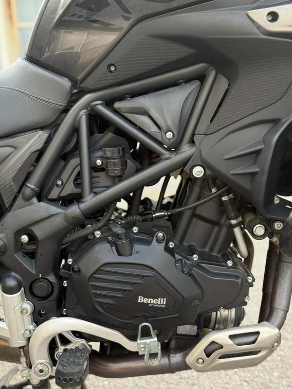 二手贝纳利金鹏 TRK502