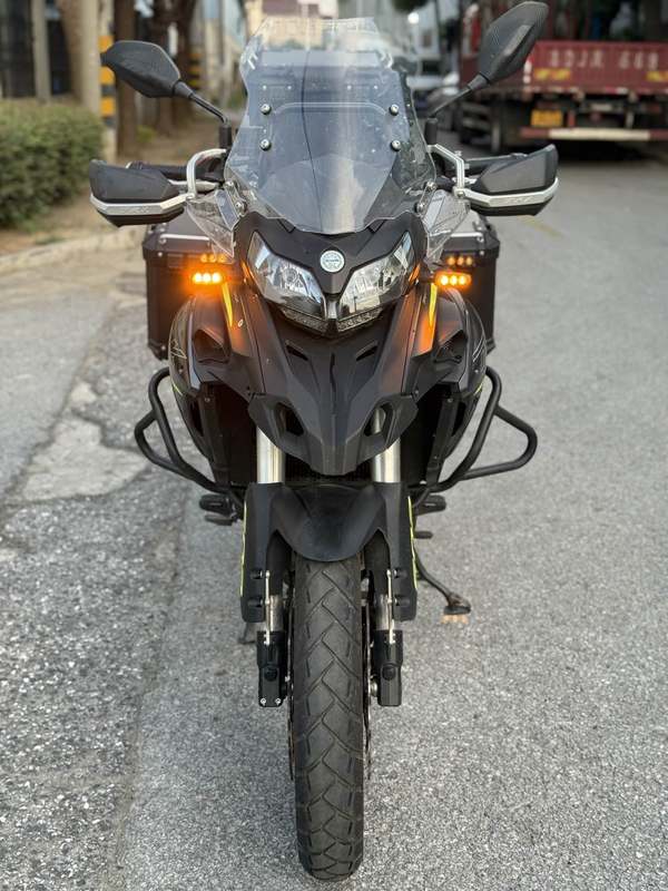 二手贝纳利金鹏 TRK502