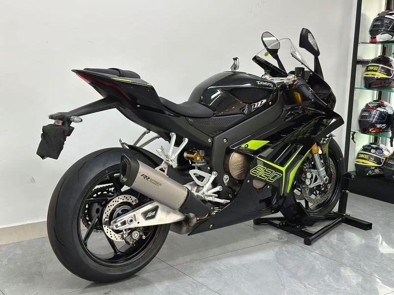 二手张雪机车820RR