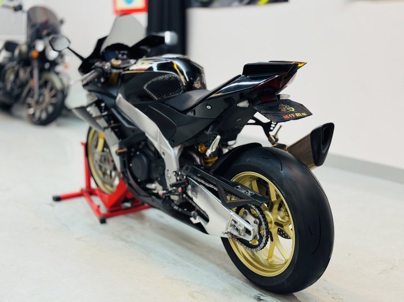 二手阿普利亚RSV4