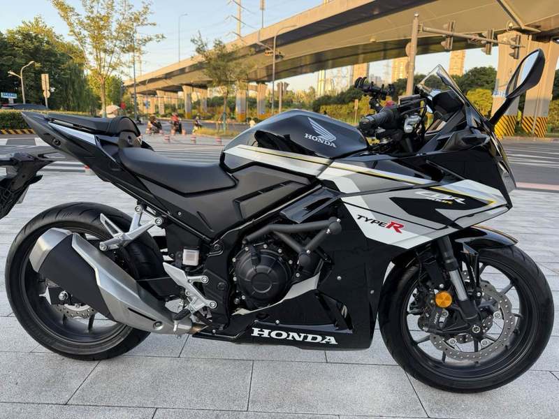 二手本田CBR400R