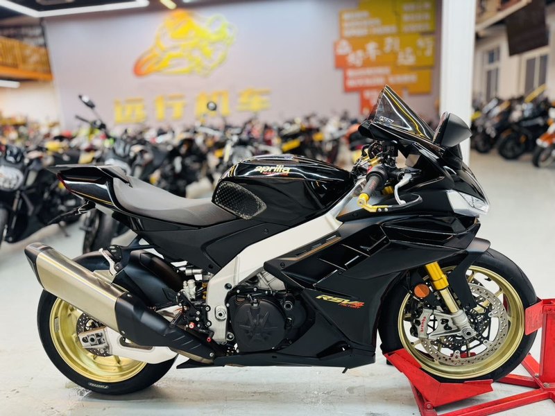 二手阿普利亚RSV4