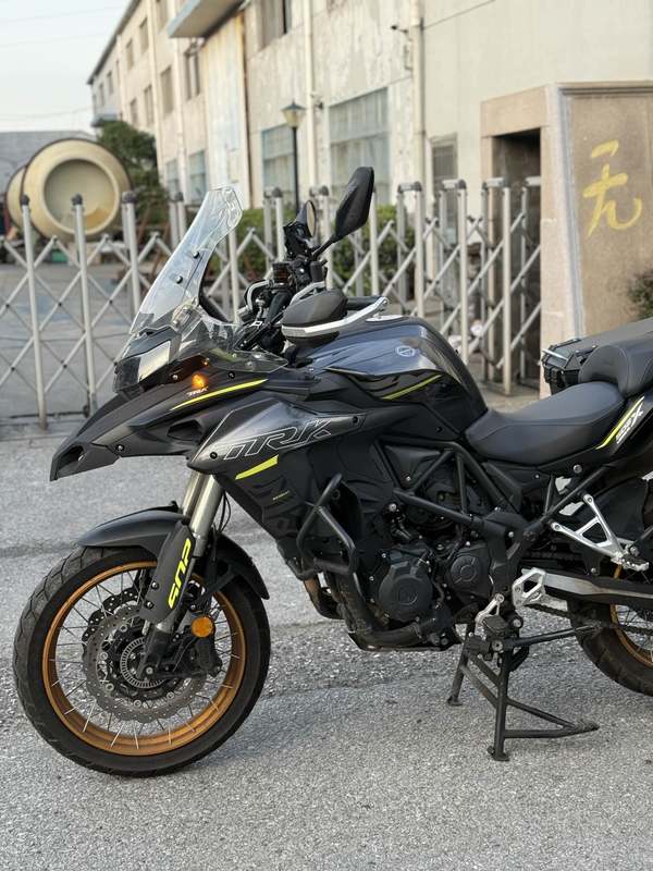 二手贝纳利金鹏 TRK502