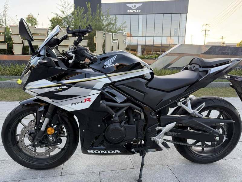 二手本田CBR400R