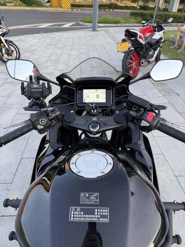 二手本田CBR400R