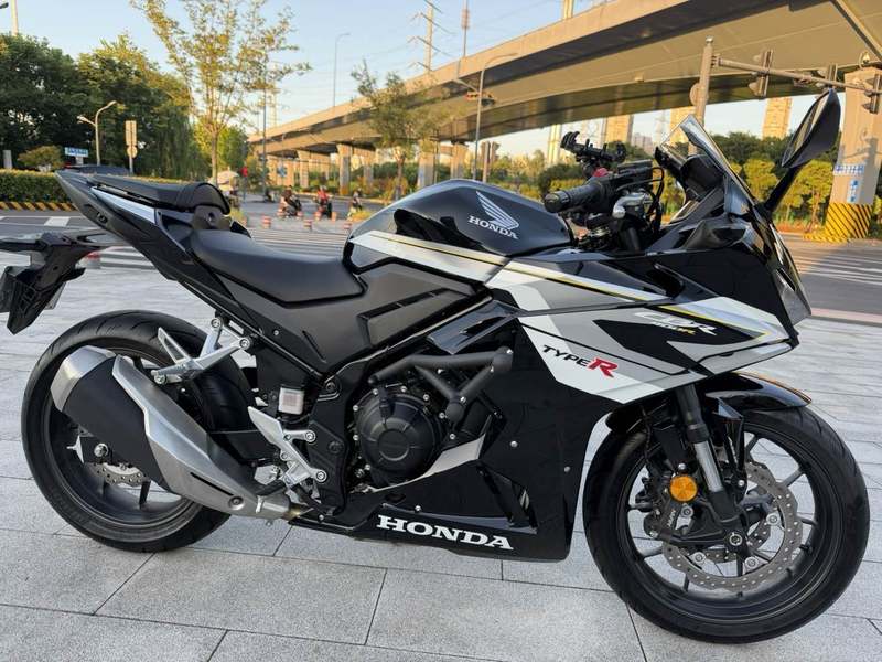 二手本田CBR400R