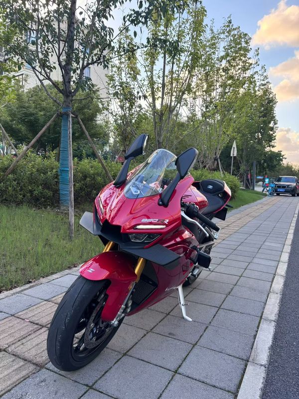 二手张雪机车820RR