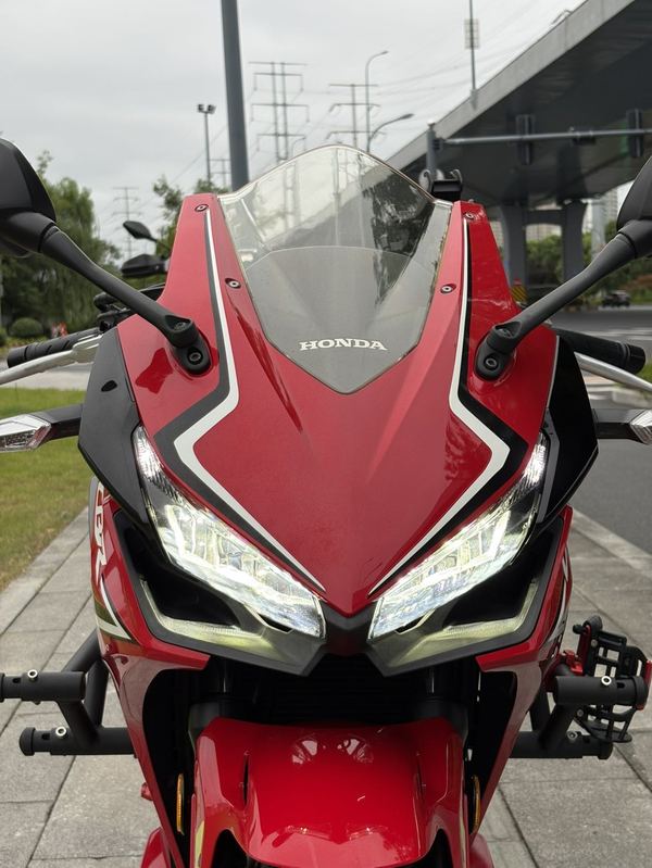 二手本田CBR400R