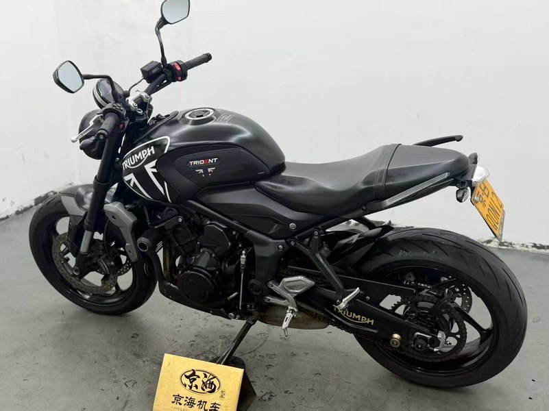 二手凯旋Trident 660