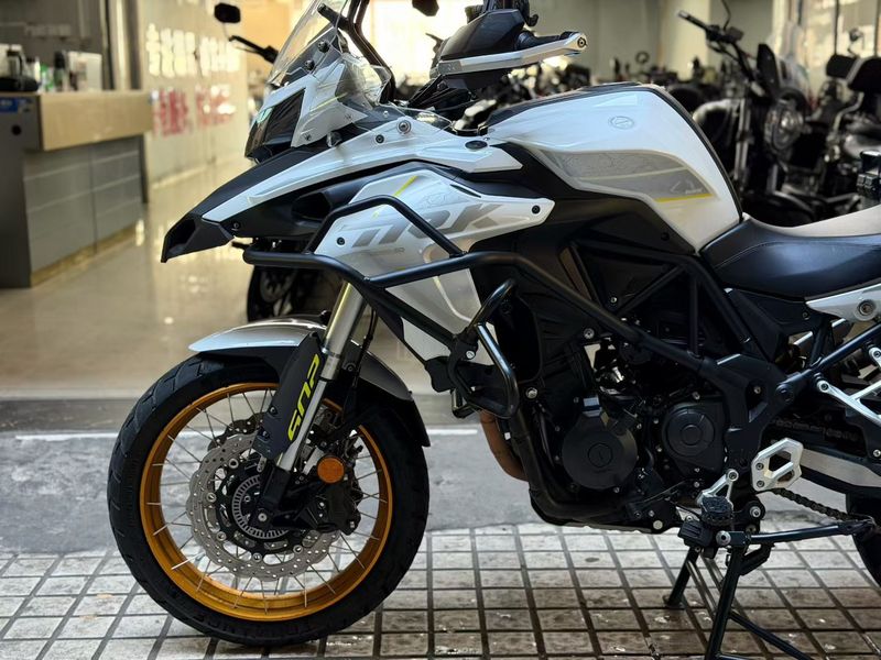 二手贝纳利金鹏 TRK502