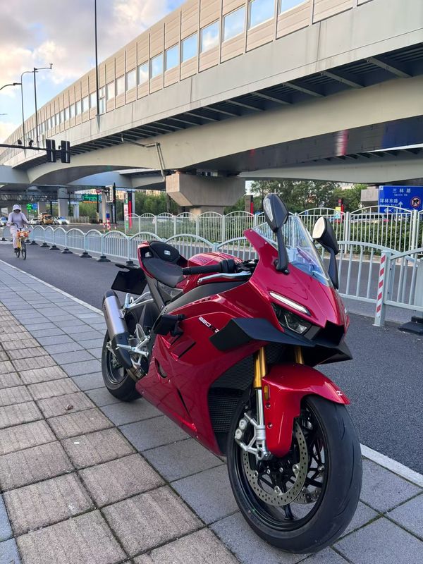 二手张雪机车820RR