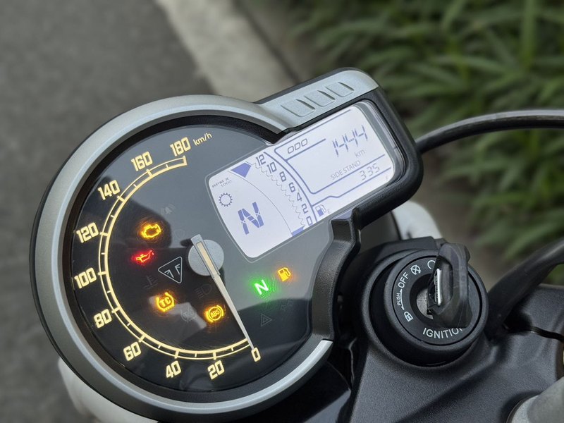 二手凯旋Scrambler 400 X