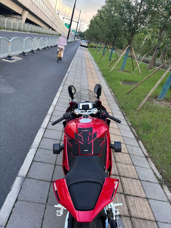 二手张雪机车820RR