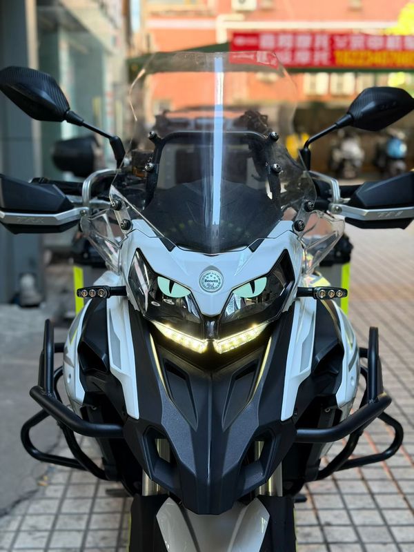 二手贝纳利金鹏 TRK502