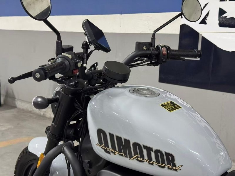 二手QJMOTOR闪300
