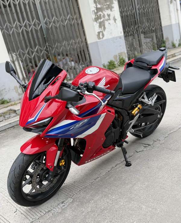 二手本田CBR400R