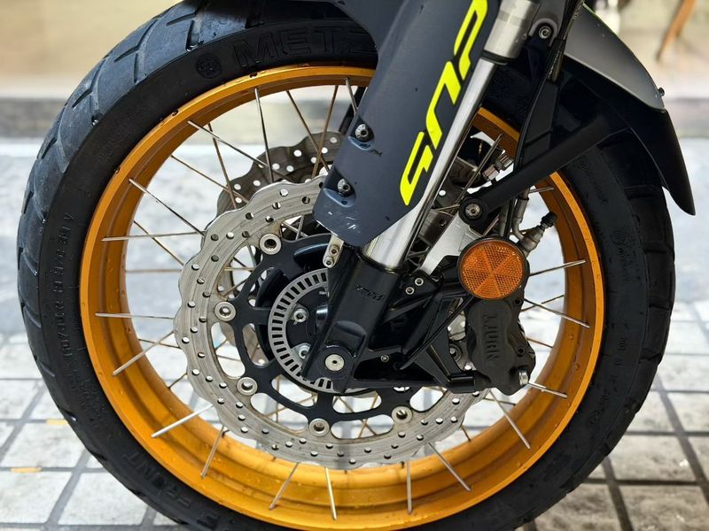 二手贝纳利金鹏 TRK502
