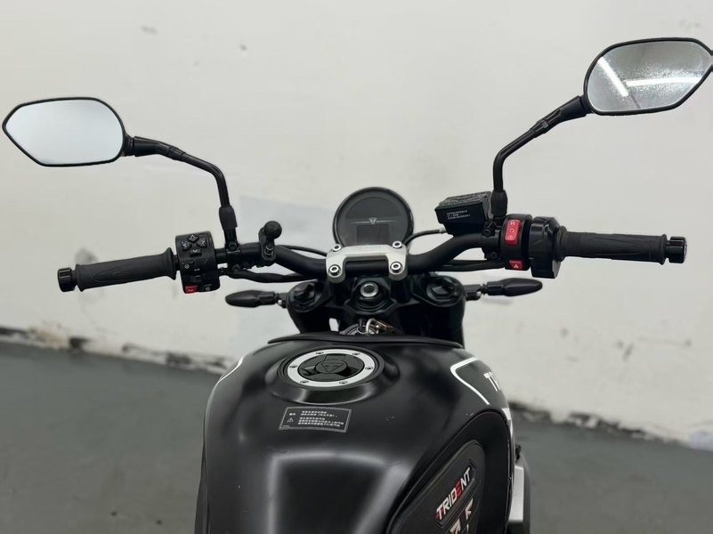 二手凯旋Trident 660