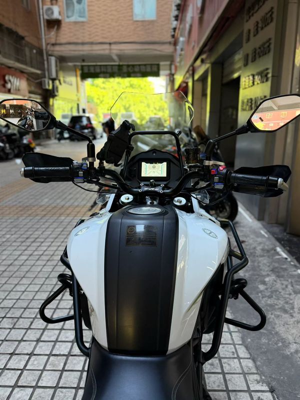 二手贝纳利金鹏 TRK502