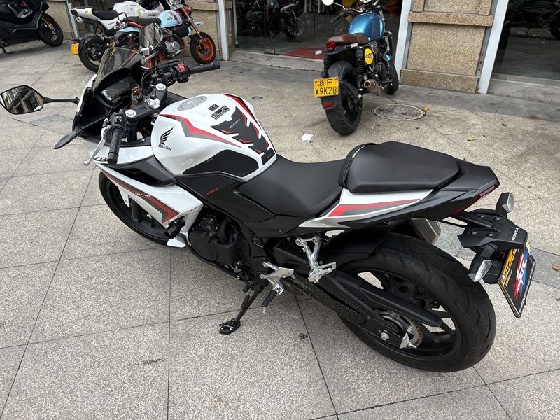 二手本田CBR400R