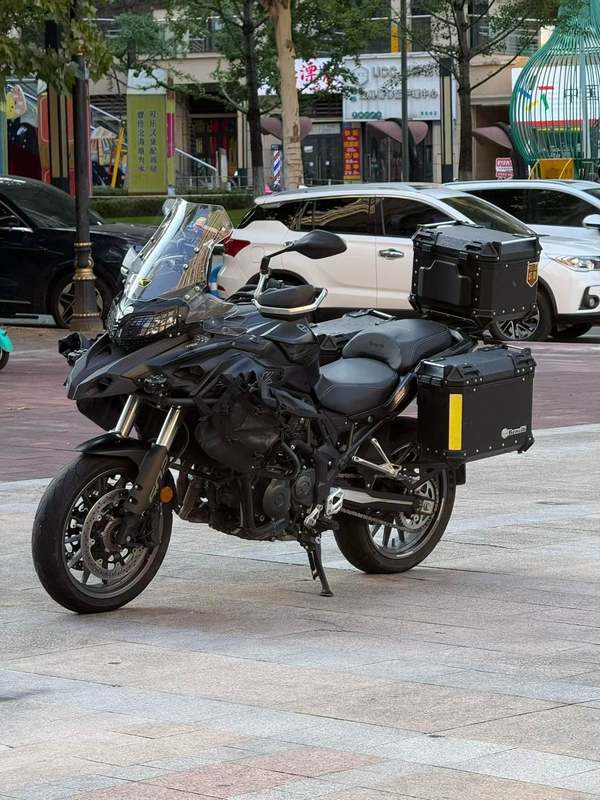 二手贝纳利金鹏 TRK502