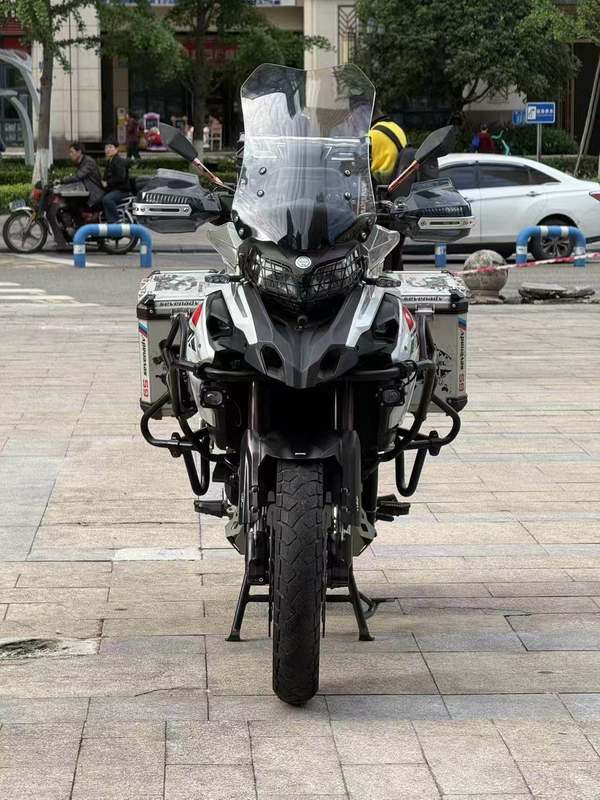 二手贝纳利金鹏 TRK502