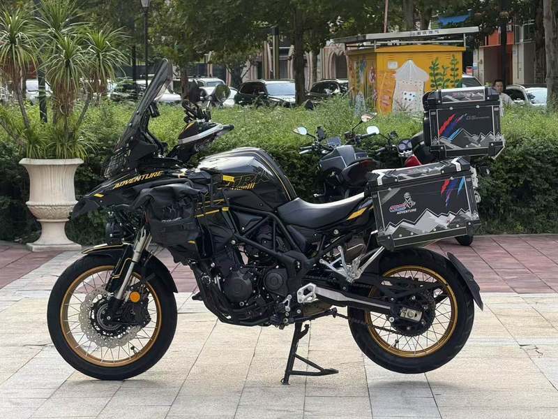 二手贝纳利金鹏 TRK502